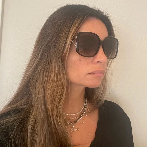 🇫🇷 Givenchy women’s oversized sunglasses - Picture 9 of 10